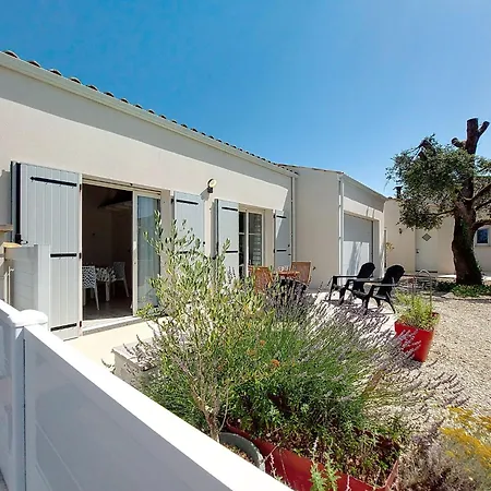 Semesterbostad Les Hauts Du Parc By Interhome